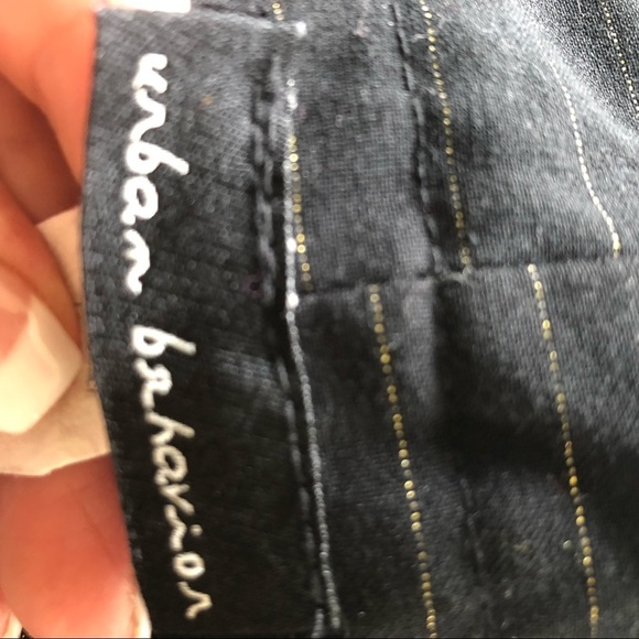 Urban Behaviour Cuffed Shorts​​ - Picture 7 of 8